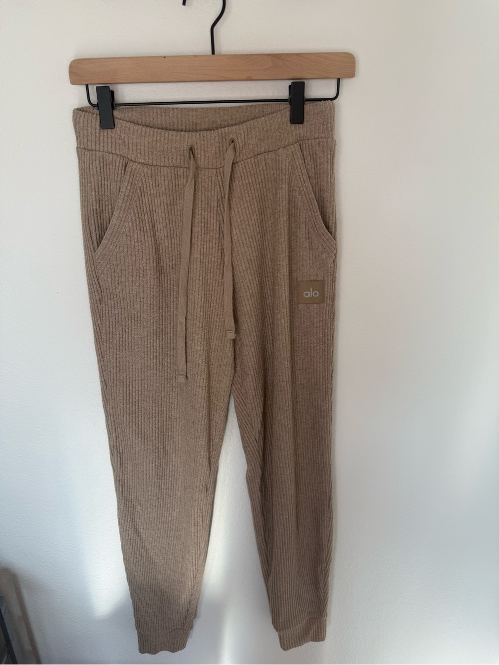 ALO Yoga Muse joggers